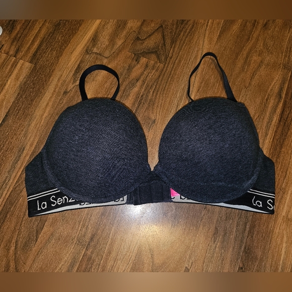 La Senza C36 Bras - Picture 3 of 10